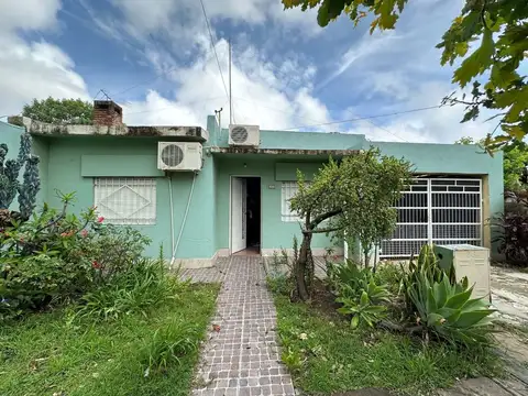 VENTA CASA AMPLIO TERRENO ZONA OESTE