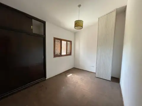 LA CALERA CASA 4 DORMITORIOS CENTRO SE VENDE