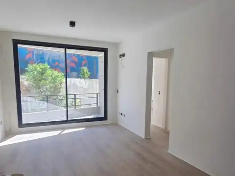 2 Amb con Balcón en Pozo!  con Baño en Suite y Toilette.