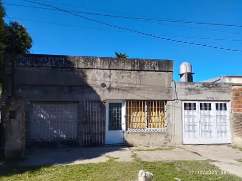 Casa en venta de dos habitaciones con parque  villa elvira