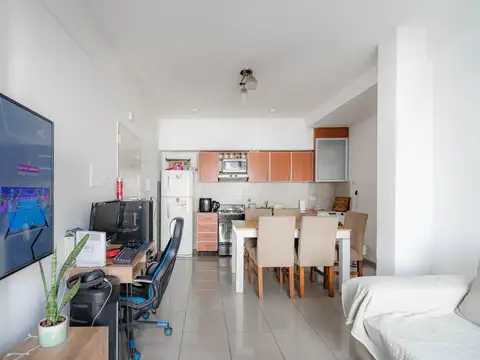 VENTA DE DEPARTAMENTO DE 2 AMB CON PATIO EN TAPIALES