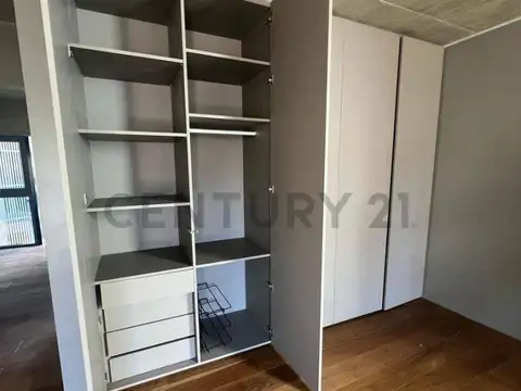 Departamento en Venta con 3 cocheras