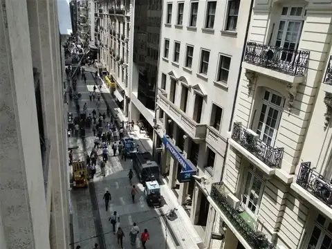 Oficina 8 ambientes con 2 baños