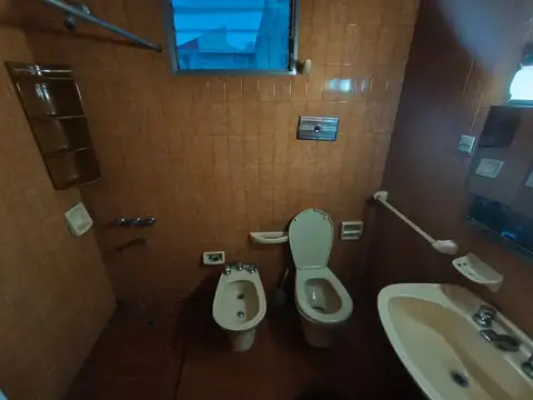 Depto Tipo Casa en Alquiler en Remedios de Escalada, $ 490.000