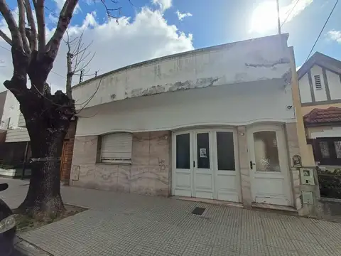 Casa a Refaccionar en lote propio