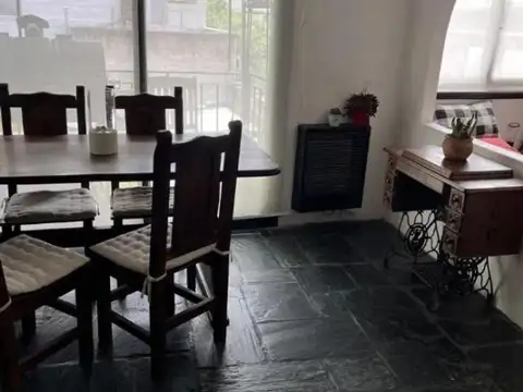 Venta. Monoambiente divisible. Av Belgrano 3900.
