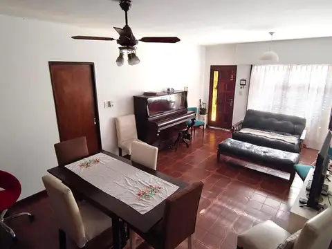 Depto Tipo Casa en Venta en Villa Sarmiento, USD 128.000