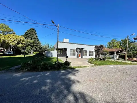 Barrio Parque El Bosquecillo- Caseros al 600
