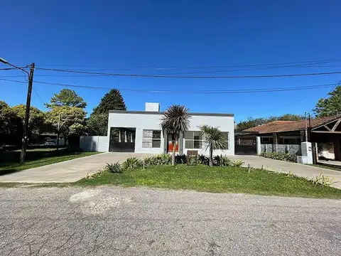 Casa de 4 ambientes en venta en Barrio Parque El Bosquecillo. Carlos Spegazzini, Ezeiza.