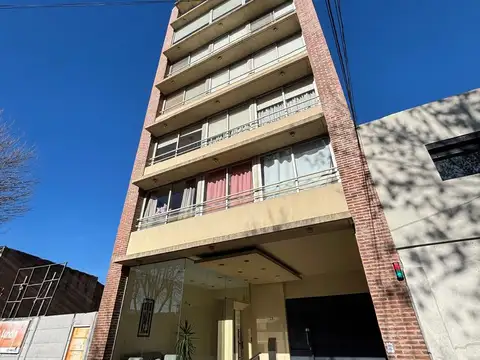 Excelente departamento de 2 dormitorios en alquiler en calle 8 e/32 y 33, La Plata