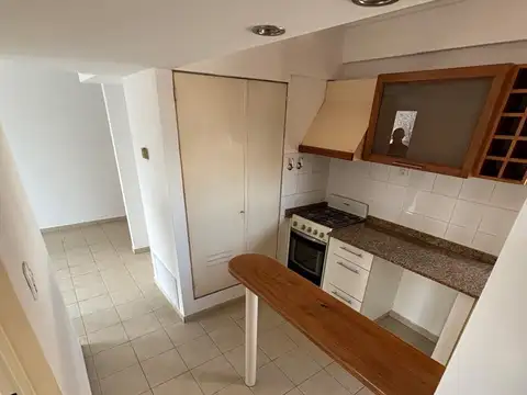 Excelente departamento de 2 dormitorios en alquiler en calle 8 e/32 y 33, La Plata