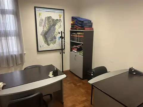 Oficina 7 ambientes con 3 baños