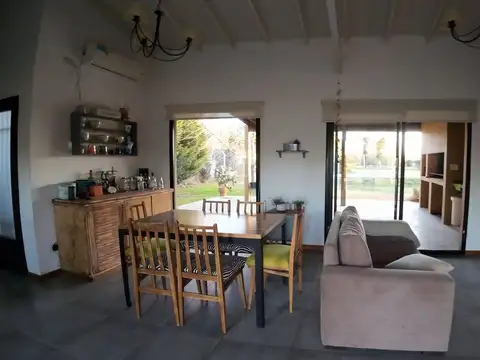 Casa 4 ambientes con 1 baño