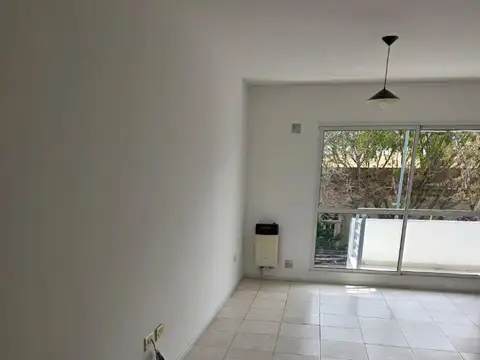 Departamento en Alquiler en Echesortu, $ 360.000