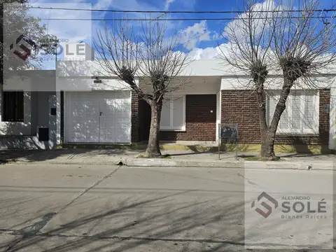 Casa En Venta Con Renta Asegurada 8 % anual en dolares - Villa María