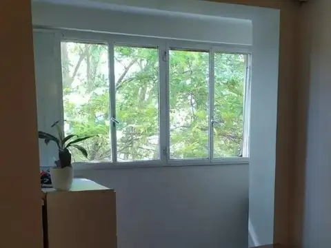 Departamento 8 ambientes con 2 baños