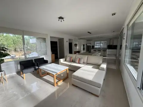 Oportunidad   Casa de Diseño, 4 dorm, Costa Esmeralda Pinamar