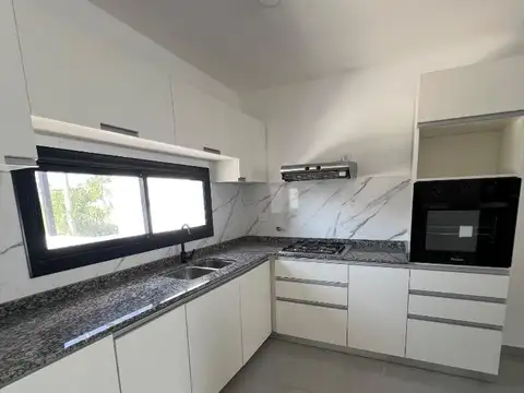 Casa en Alquiler en Barrio Norte, $ 1.200.000