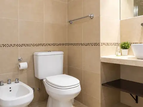 VENTA MONOAMBIENTE AL FRENTE/BALCON  PARQUE CHAS