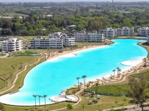 Casa 5 ambientes con 4 baños