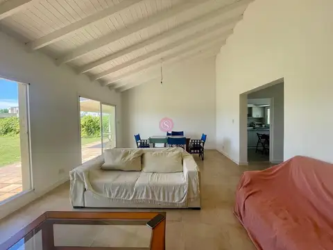 Casa en Venta con 4 cocheras