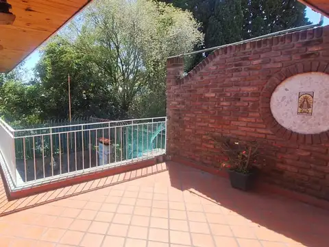 OPORTUNIDAD ! CASA DE 5 AMB. + GALPON * MUY BUENA UBICACION