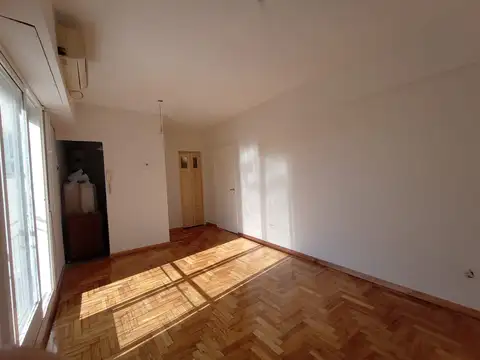 Departamento en Alquiler en Monte Castro, $ 480.000