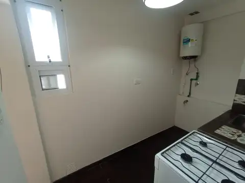 Monoambiente en alquiler en Monte Castro | Muy luminoso y apto profesional