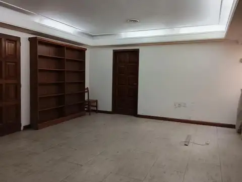 Oficina en Calle espejo Centro de Mendoza