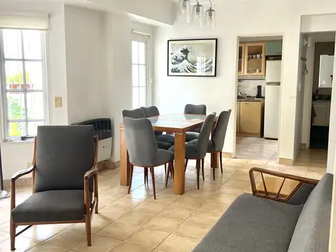 VENTA  TRÍPLEX 4 Ambientes  con 2 Patios Propios
