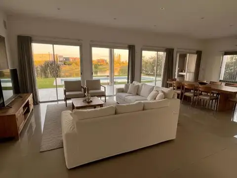 Casa en Alquiler de 4 dormitorios