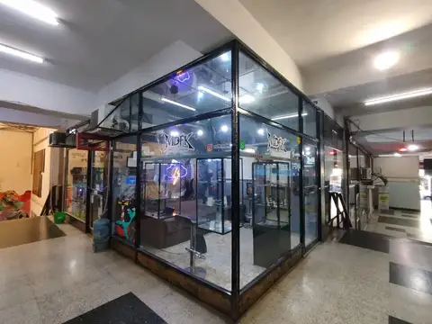 Local en Galeria Eden - Morón Centro