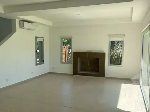 Casa en Venta en El Cantón - Barrio Islas, USD 450.000