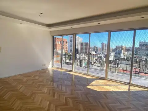 VENTA SEMIPISO AMPLIO 4 AMBIENTES CON COCHERA EN COLEGIALES
