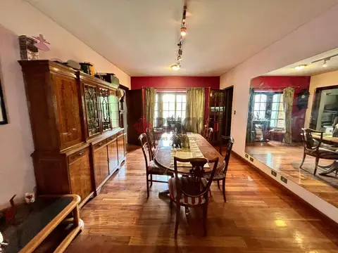 Casa 6 ambientes con 5 baños