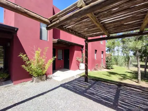 Casa 4 ambientes con 3 baños