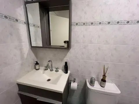 Romulo Noya 677 , Piso 1