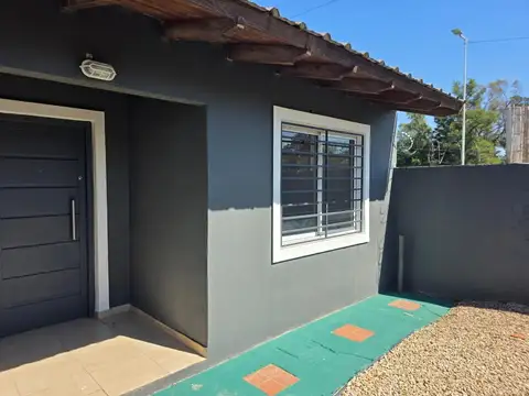 Casa 3 ambientes con 1 baño