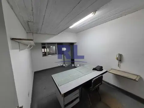 Deposito primer piso y Cocheras en planta baja
