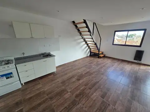 Depto Tipo Casa 3 ambientes con 1 baño