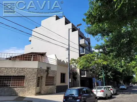 T A Le Breton 5800, Piso 1