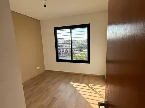 DEPARTAMENTO DE 3 AMBIENTES CON COCHERA EN ALQUILER - MORON SUR