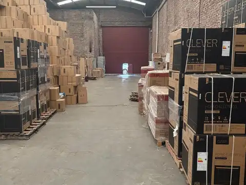 Depósito 10m2x40m2 Portela 300 en Alquiler u$s 5.000