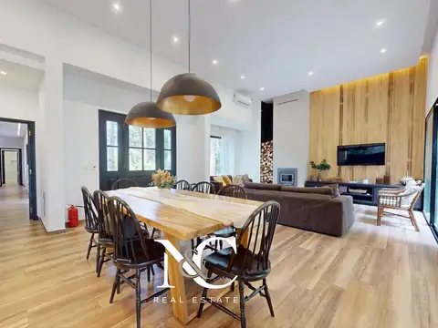 Casa 4 ambientes con 2 baños