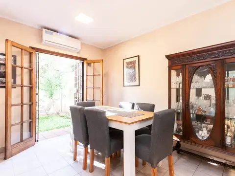Casa 5 ambientes con 2 baños