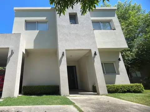 Casa en Alquiler de 3 dormitorios