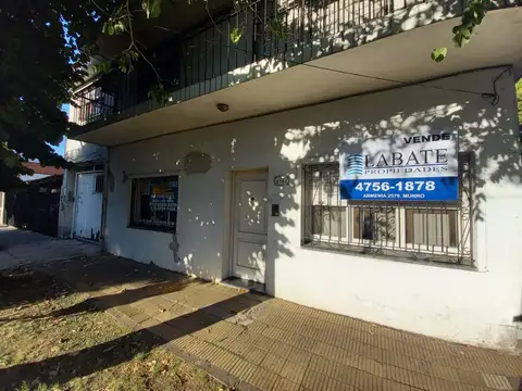 Departamento tipo casa en venta en Munro