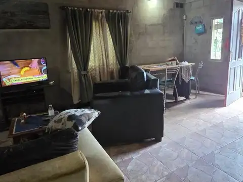 Casa 3 ambientes con 1 baño