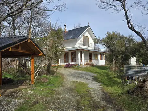 1 Hectárea con Casa en Venta en Mallin Ahogado, El Bolsón