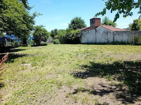 Estratégico terreno comercial ideal para emprendimiento de Canchas de Paddle / Tenis / Fútbol